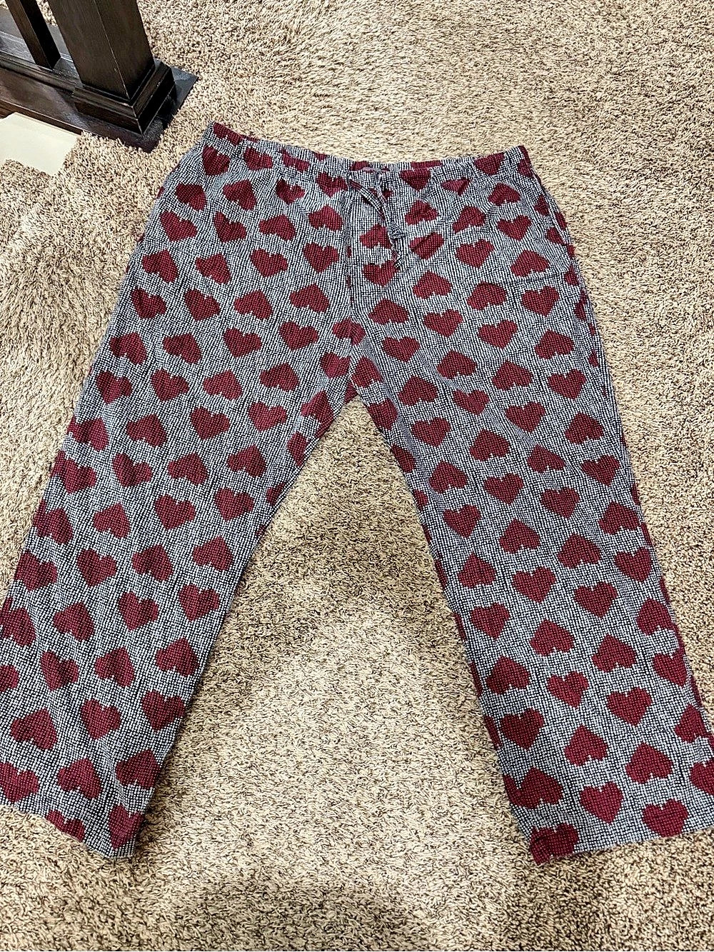 Men’s Old Navy XXL Heart Print Pajama Pants Gray Red 100% Cotton Lounge